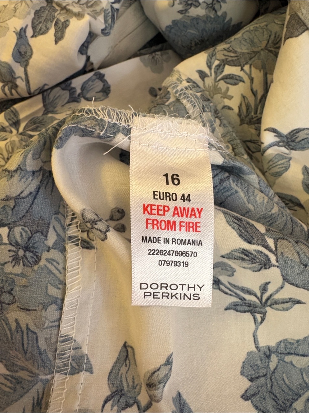 Dorothy Perkins White Midi Dress with Blue Floral Print. Cotton - Picture 5 of 13